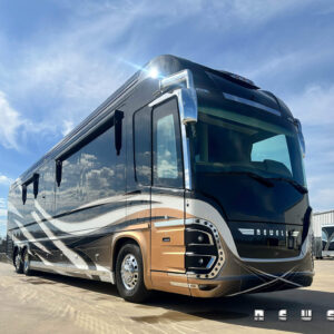 2021 Newell Coach p50 Quad Slide Bath and a half